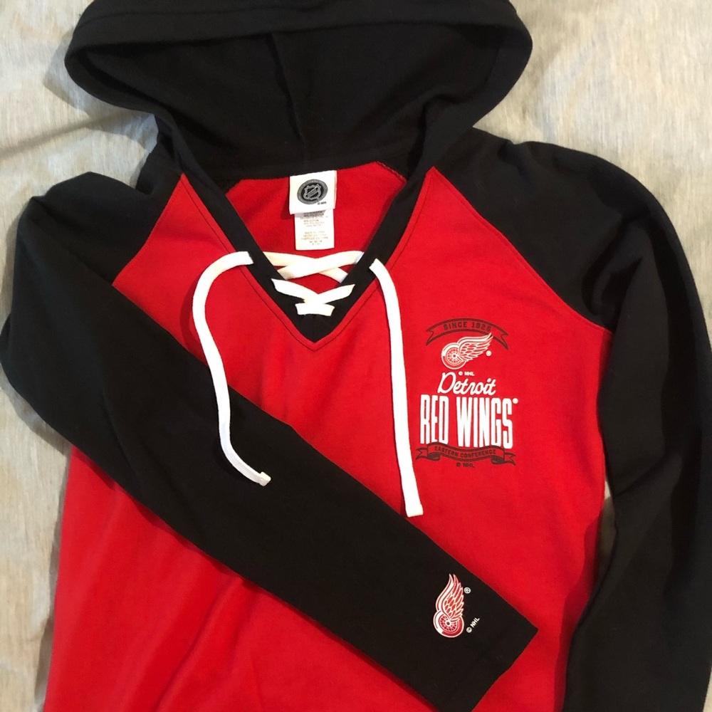BRAND NEW Detroit Red Wings Woman’s Sweatshirt